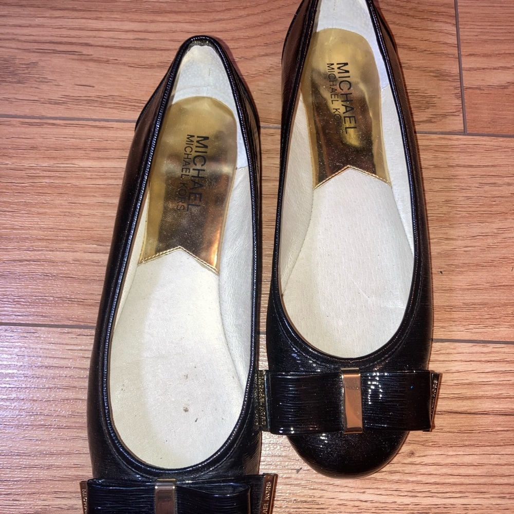 Michael Kors flats with bow 6 1/2 black